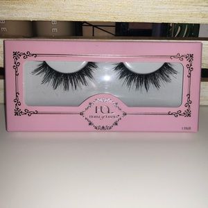 HOUSE OF LASHES -Featherette